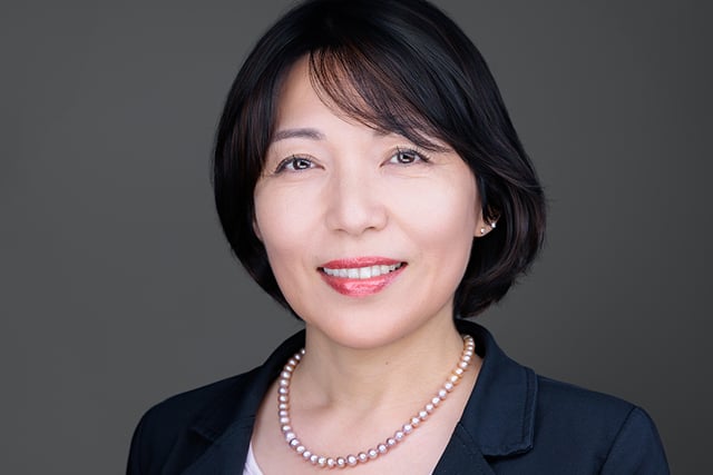 Professional headshot photography for Singapore executives and entrepreneurs