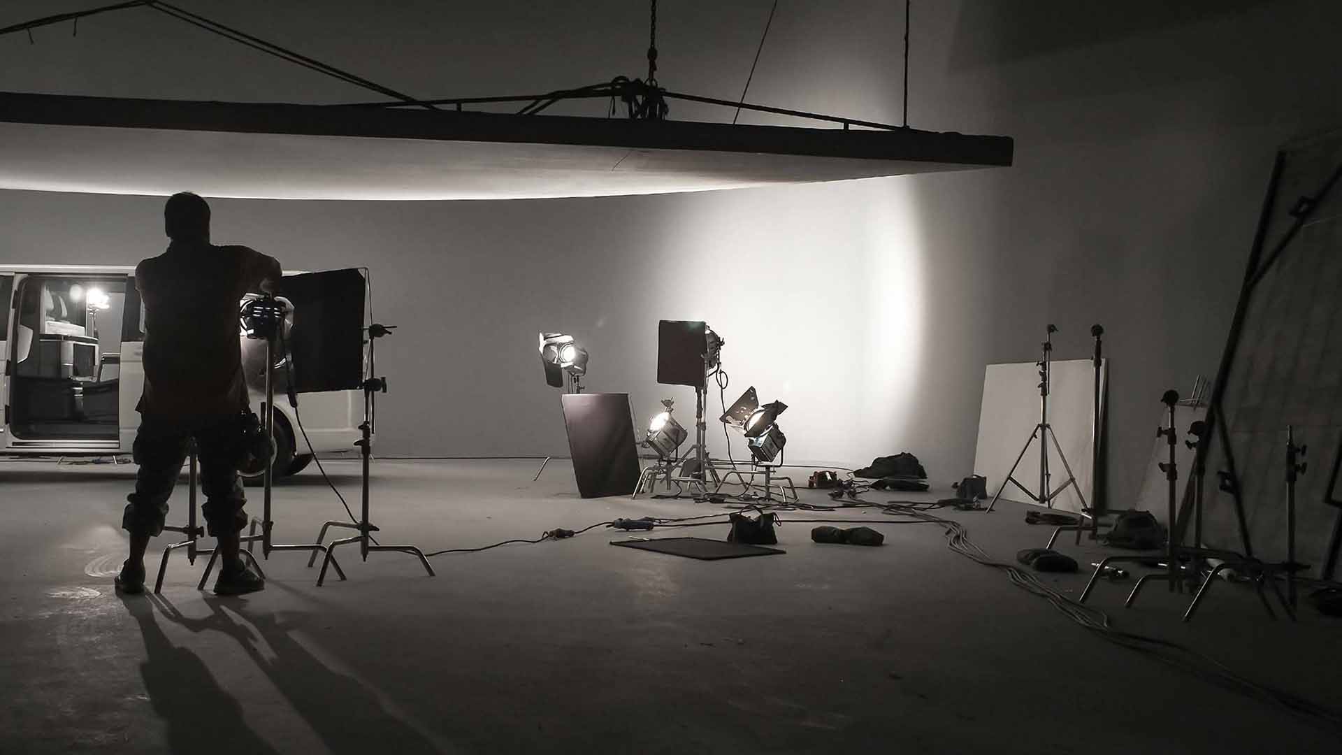 Pricing for professional headshots in a Singapore photography studio