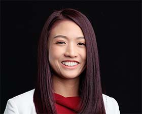 Professional networking photo for LinkedIn showing confidence and approachability